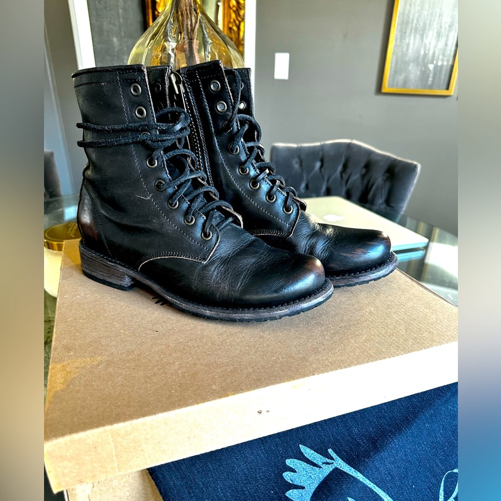 FireBird Manchester combat boot lace up zip women’s 8